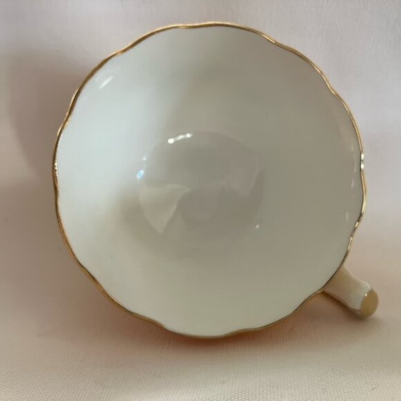 Aynsley England Bone China golden petal tea cup without saucer - Picture 3 of 4